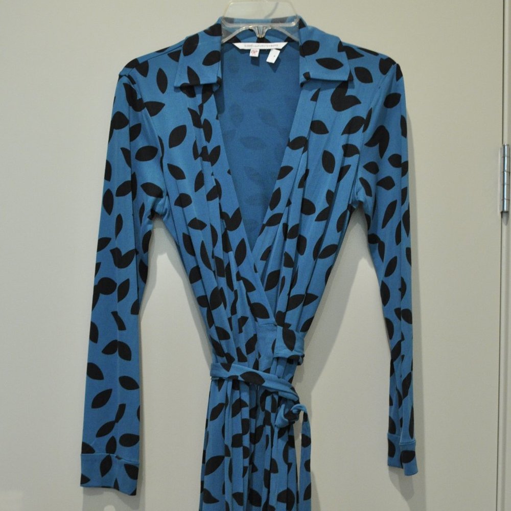 Diane von Furstenberg Blue Wrap Dress, Size 8